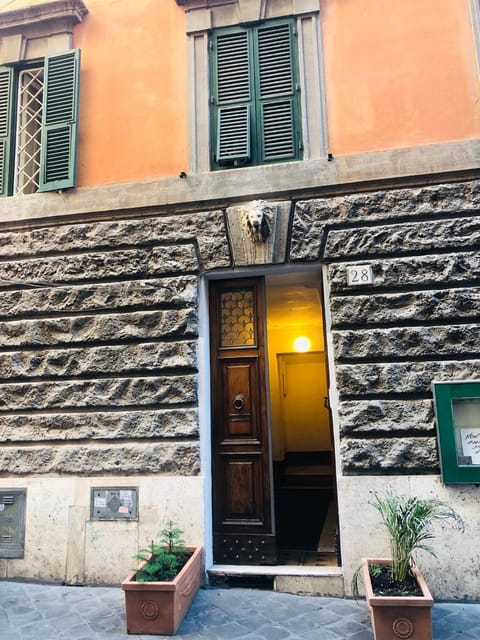 Spanish Steps 3 Bedrooms Cozy,Elegant and central Condo in Rome