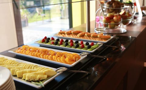 Restaurant/places to eat, Food and drinks