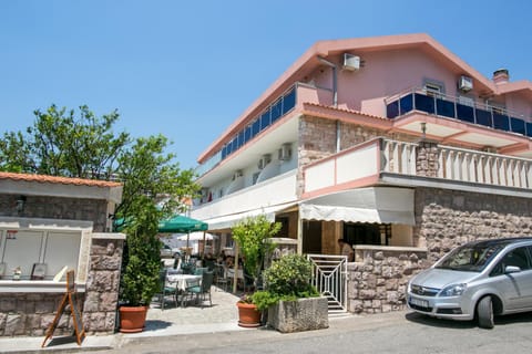 Apartments Stefan Condo in Budva Municipality
