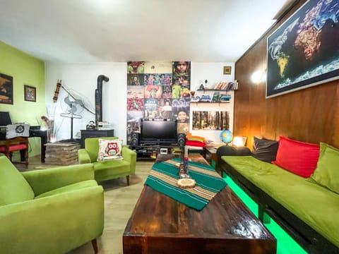 Communal lounge/ TV room, Communal lounge/ TV room, Living room, Seating area, Evening entertainment