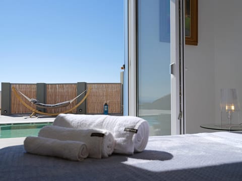 Day, Balcony/Terrace, Pool view, towels