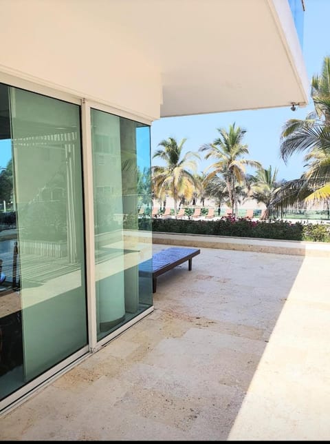 Cartagena amplio apartamento vista al mar 3 alcobas Condo in La Boquilla