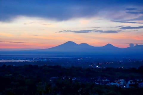 The Longhouse, Jimbaran - Bali Bed and Breakfast in Kuta Selatan