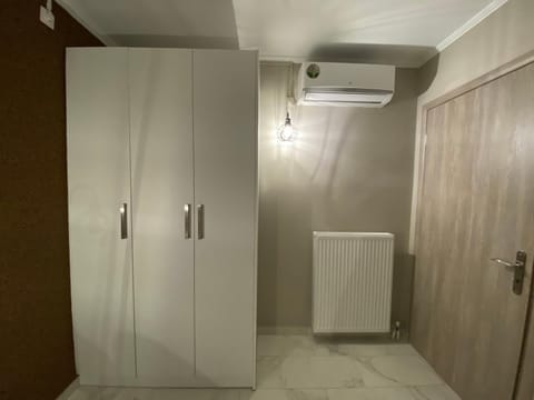 Bedroom, wardrobe