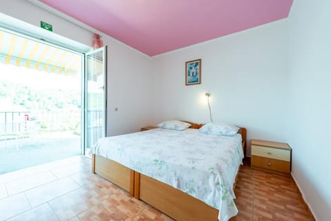 Guest House Radulj Bed and Breakfast in Dubrovnik-Neretva County