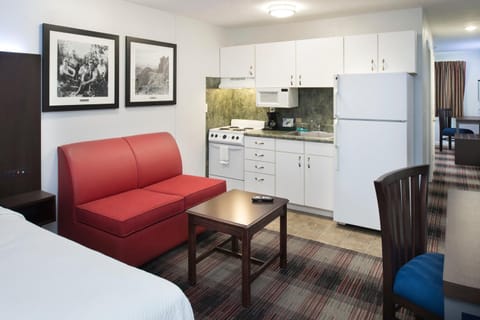 Luxbury Inn & Suites Motel in Maryville