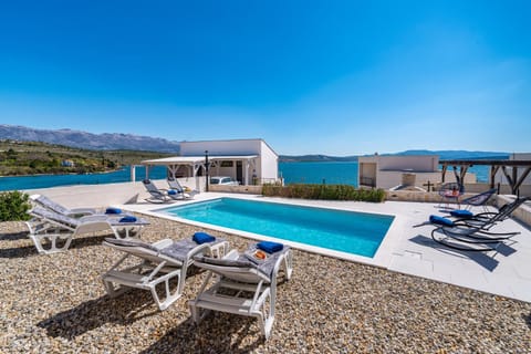 Seaside luxury villa with a swimming pool Posedarje, Novigrad - 15961 Villa in Zadar County