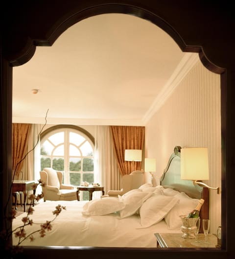 Photo of the whole room, Bedroom, Landmark view