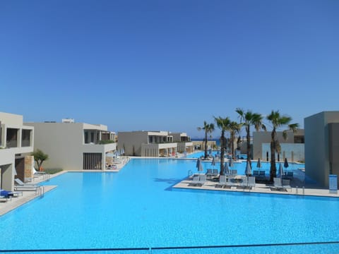 Balcony/Terrace, Pool view, Sea view, Swimming pool, Swimming pool, sunbed