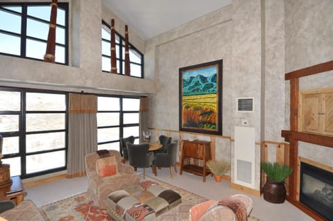 Stunning penthouse with 3,600 sq, ft, of luxury Apartment in Wasatch County