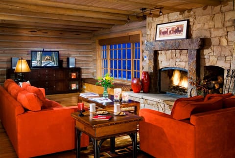 Trappers Cabin House in Beaver Creek