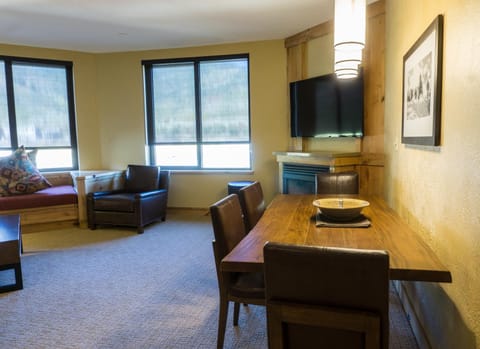 Grand Summit Hotel Spacious Family Suite Apartment in Wasatch County