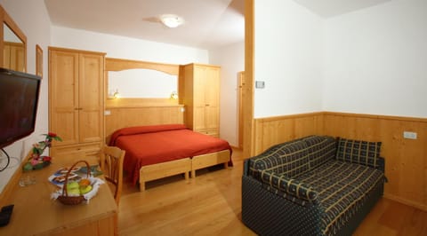 Hotel Zurigo Hôtel in Molveno