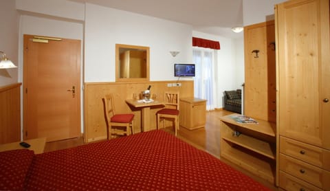 Hotel Zurigo Hotel in Molveno