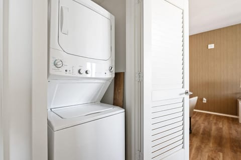 Lyfe Residence Building - Private apts over the beach Apartment in Hollywood Beach