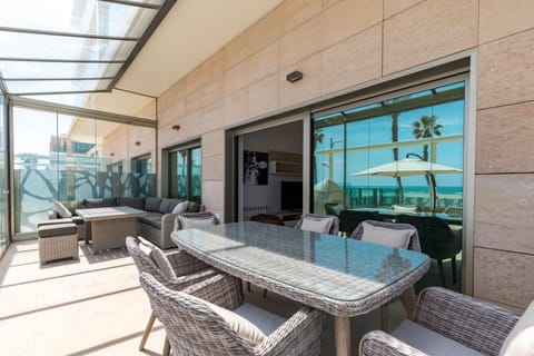 Luxury Beach Front Apartment with Pool Condo in Valencia