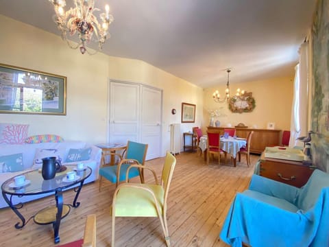 Appartement duplex 5 pièces, 6 couchages au cœur de La Baule avec terrasse, parking et tous commerces à pied - FR-1-245-71 Apartment in La Baule-Escoublac