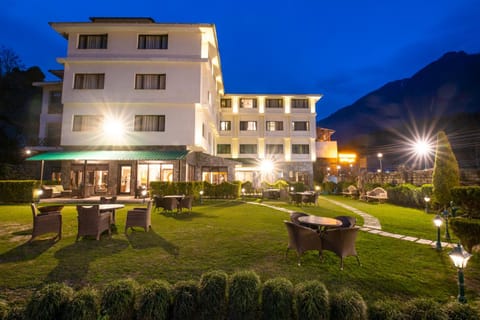 Property building, Night, Natural landscape, Garden, Garden view, Mountain view