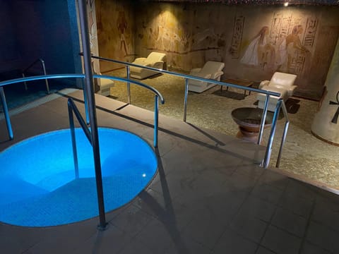 Hot Tub, Massage, Spa and wellness centre/facilities, Swimming pool