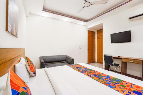 FabHotel Emoji Stays Hotel in Gurugram