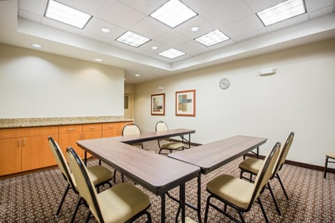 Candlewood Suites Pittsburgh-Cranberry, an IHG Hotel Hotel in Cranberry Township