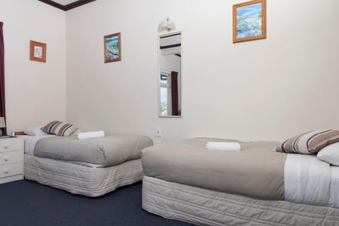 Moana Lodge Hostel in Wellington Region