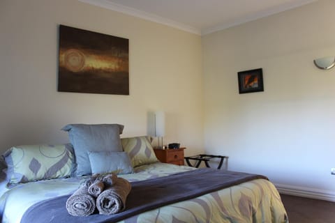 The Summit Lodge Bed and Breakfast in Wellington Region
