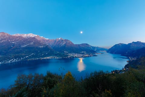 Nearby landmark, Natural landscape, Mountain view, Sunset, babysiter, concierge, wedding, washing machine