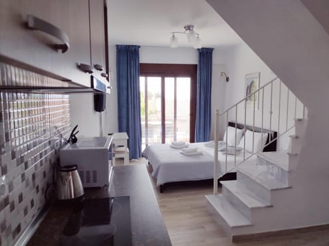 Azur Apartments - Nikiti Halkidiki Apartahotel in Nikiti