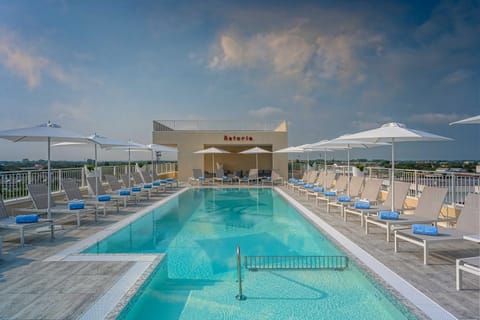 Swimming pool, Swimming pool