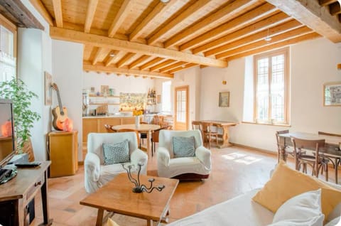 Communal lounge/ TV room