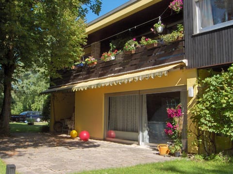 Property building, Garden, Balcony/Terrace