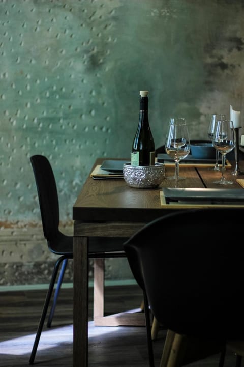 Decorative detail, Dining area