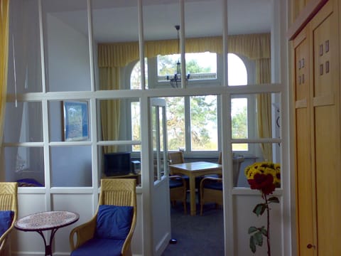 Living room, Decorative detail