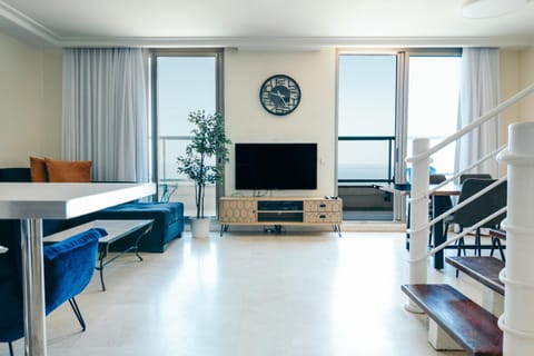 Almog Beach apt Hotel מלון דירות אלמוג ביץ' Condo in Haifa