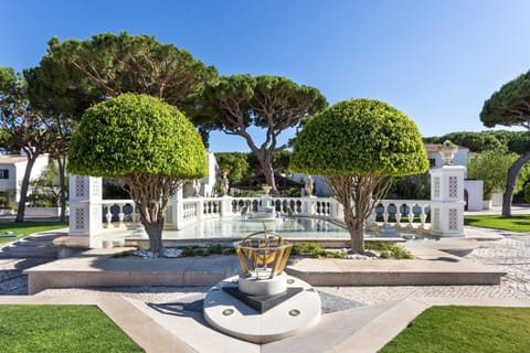 Pine Cliffs Hotel, a Luxury Collection Resort, Algarve Hotel in Olhos de Água