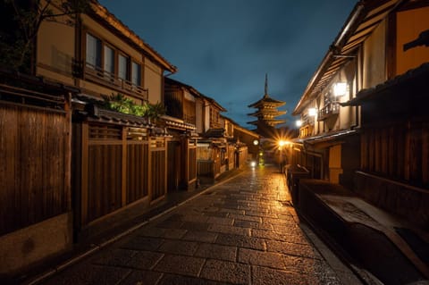 Nearby landmark, Facade/entrance, Neighbourhood, Landmark view