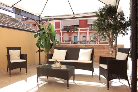 Wonderful Apartment in the City Centre - Big Terrace & WiFi Condo in Cagliari