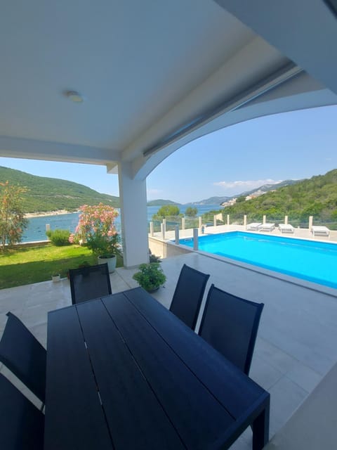 Natural landscape, Balcony/Terrace, Pool view