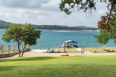 Comanche Trail Guest House House in Lake Travis