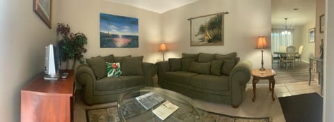 Cozy comfortable & convenient House in Pensacola