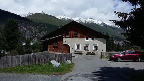 Ches'Arsa Condo in Canton of Grisons