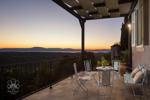 Natural landscape, View (from property/room), Balcony/Terrace, Mountain view, Sea view, Sunset