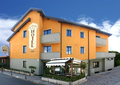 Facade/entrance, Day