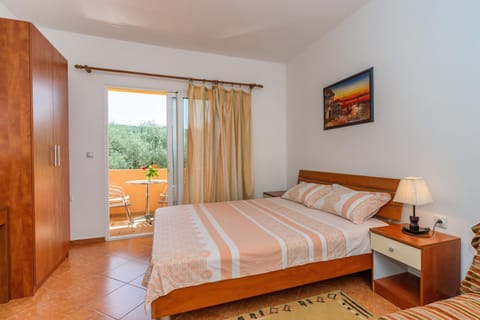 Apartments Aura Camping /
Complejo de autocaravanas in Ulcinj Municipality