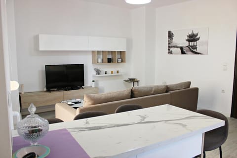 Erin Luxury Home Condo in Sarandë
