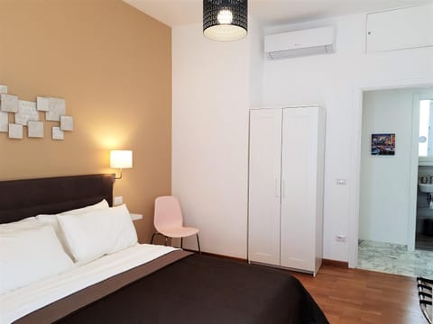 Bed, Photo of the whole room, Bedroom, wardrobe, air conditioner