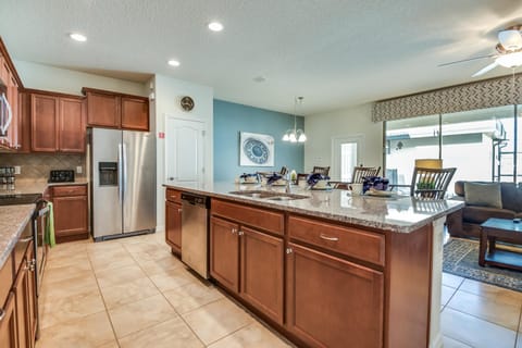Townhome wPrivate Pool & FREE on-site Water Park House in Four Corners