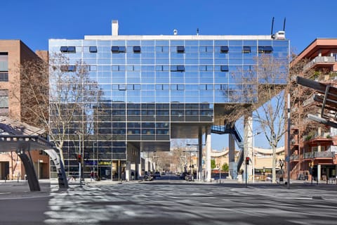 Property building, Facade/entrance, Off site, Neighbourhood