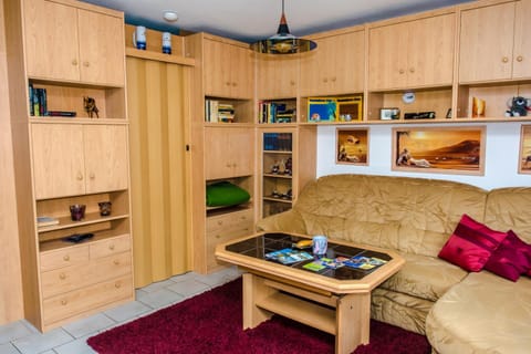 Library, Living room, Photo of the whole room